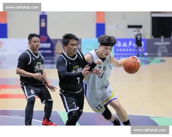 篮球激战正酣 热血赛事全程回顾 新老球员对决谁能笑到最后